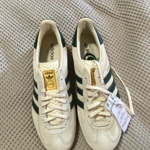 Adidas Men's Off-White and Dark Green Sneakers